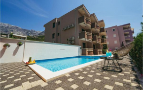 Awesome apartment in Promajna with